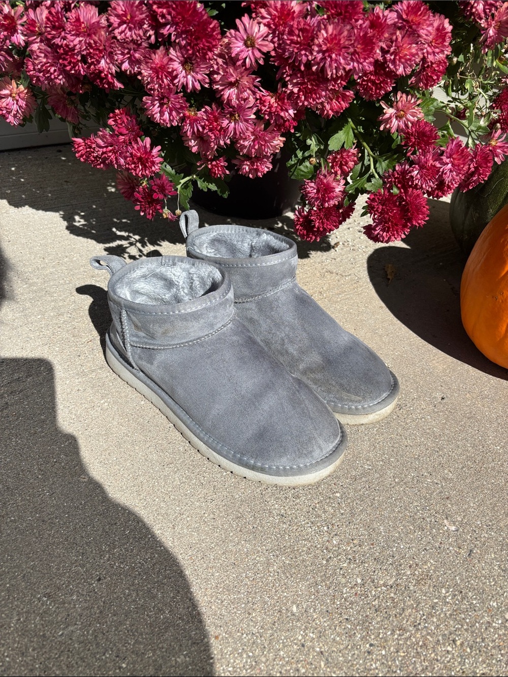Womans Gray Suede Lined Ankle Boots - Cozy Winter Shoes